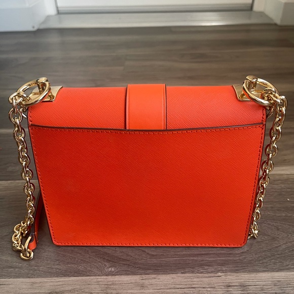 Michael Kors Bag. It’s collection of last year. Orange color. - Picture 6 of 7